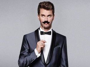 [title] - Wie erscheint MANN stilsicher am Hochzeitstag? Sind Frack, Smoking oder Hochzeitsanzug angesagt und welche Accessoires sind angemessen ?&nbsp; Antworten auf diese Fragen finden Sie hier.