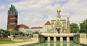 [title] - Eine Hochzeit muss gefeiert werden. Ob im Schlosshotel, in einer kleinen Dorfkapelle, auf der Burg oder in einer außergewöhnlichen Location. Der Phantasie sind keine Grenzen gesetzt. Wir haben uns rund um die Bergstrasse umgesehen und stellen Ihnen Orte vor, an denen sich Brautleute gerne das Ja-Wort geben und ihren Tag in außergewöhnlichem Ambiente feiern können.