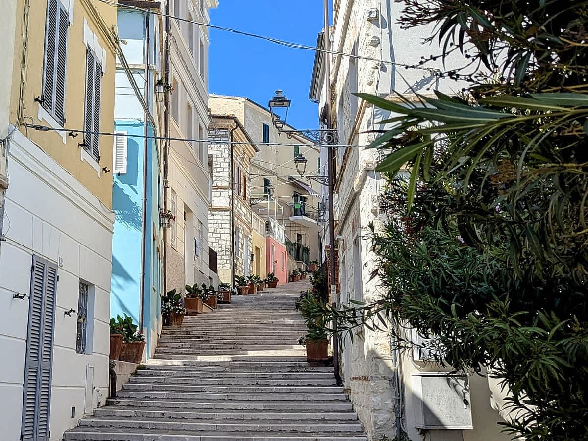 Numana Costarella Treppengasse historische Altstadt Marken