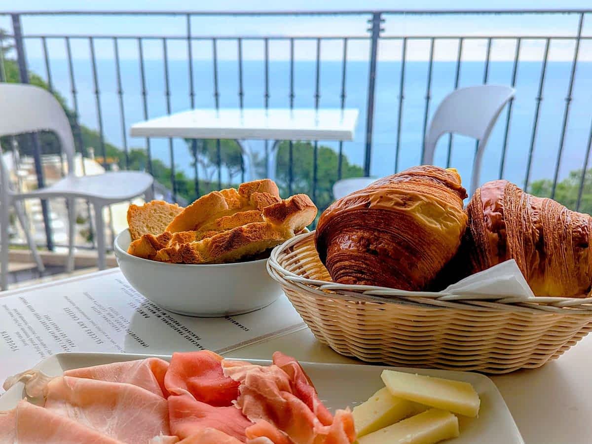 Hotel mit Meerblick -  diecidodici Urbino Marken 