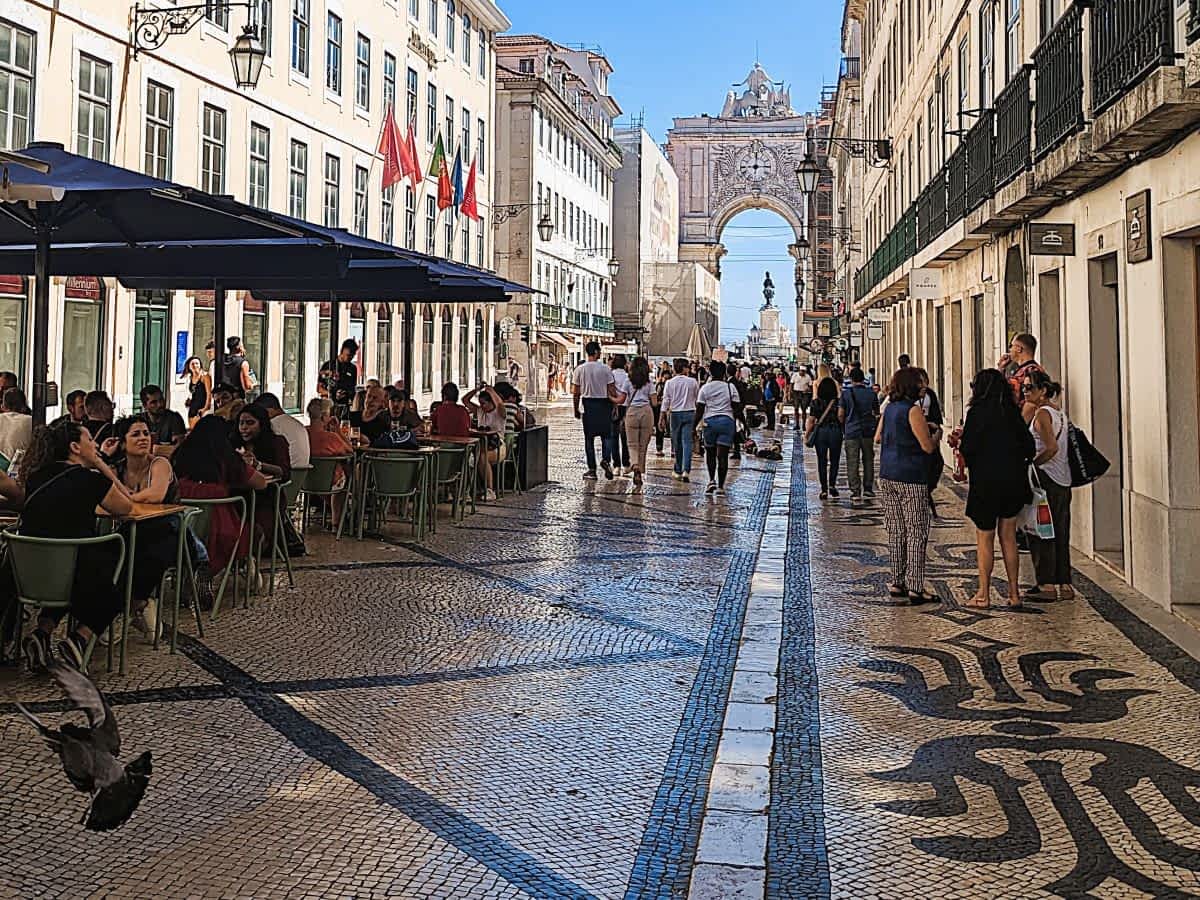 Die Baixa erstreckt sich als Fussgängerzone zwischen dem Praca do Comercio und Rossioa 