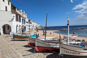 Die schönste Seite der Costa Brava: wildromantische Küste, ruhige Strände, malerische Buchten, glasklares Wasser, idyllische Fischerorte. Idylle pur zum Entspannen 